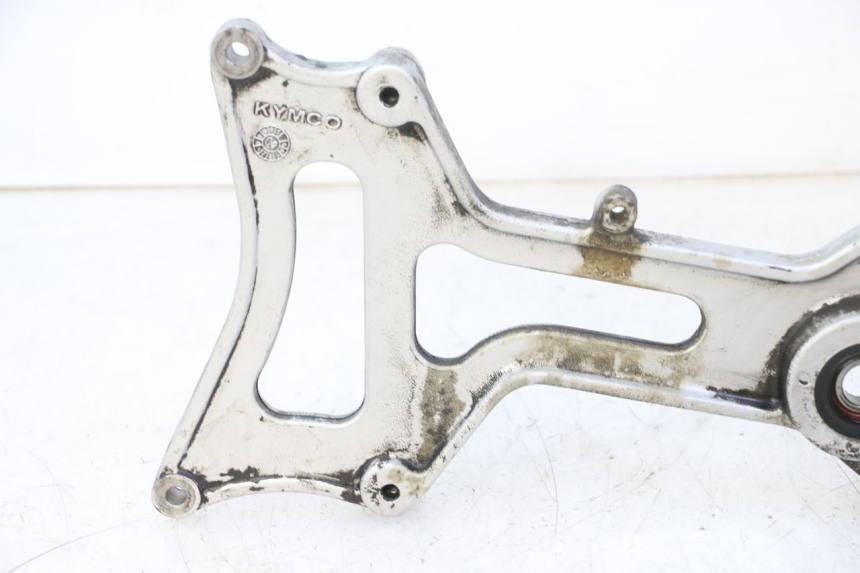 photo de EXHAUST MOUNT KYMCO GRAND DINK 125 (2002 - 2007) - Technical close-up