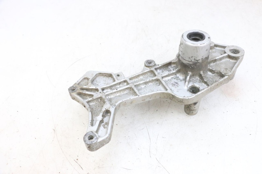 photo de EXHAUST MOUNT SYM GTS EVO 125 (2009 - 2013) - Alternative perspective