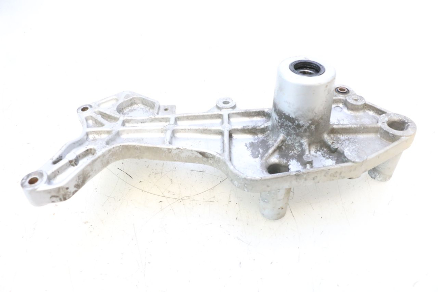 photo de EXHAUST MOUNT SYM GTS EVO 125 (2009 - 2013) - Technical close-up