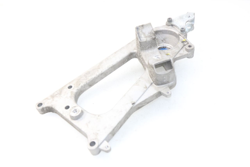 photo de EXHAUST MOUNT PIAGGIO MP3 HPE 500 (2019 - 2022) - Component detail