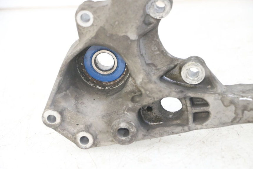 photo de EXHAUST MOUNT PIAGGIO MP3 LT 300 (2010 - 2016) - Alternative perspective