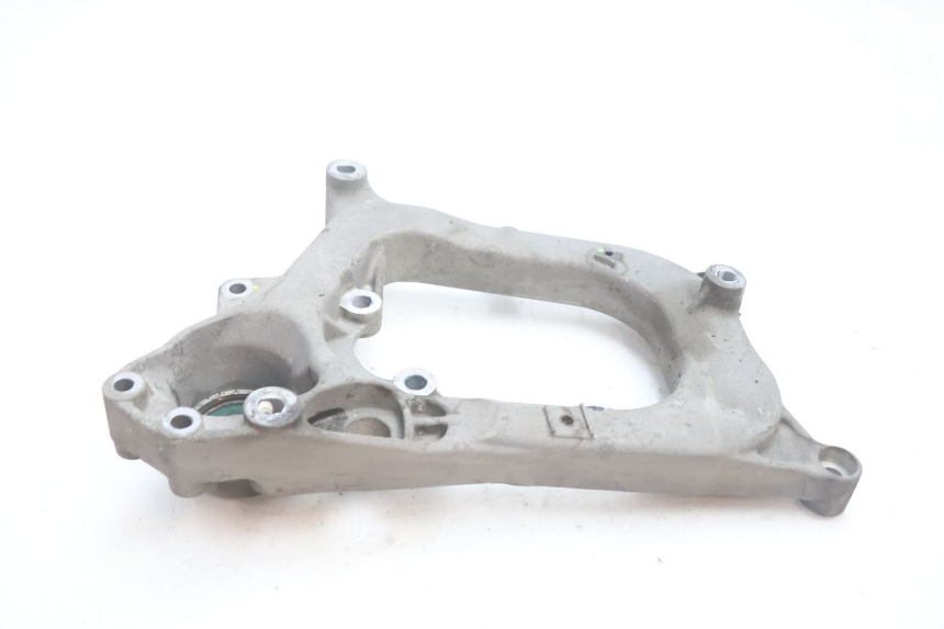 photo de EXHAUST MOUNT PIAGGIO MP3 LT 300 (2010 - 2016) - Component detail