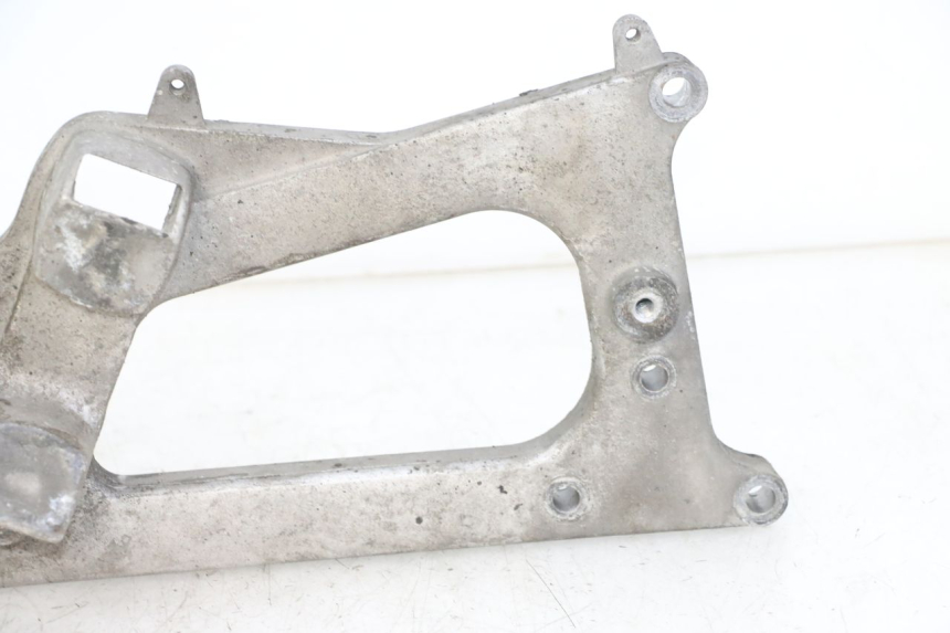 photo de EXHAUST MOUNT PIAGGIO MP3 500 (2011 - 2015) - Technical close-up