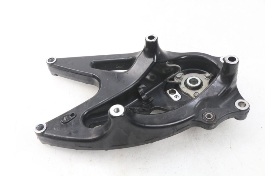 photo de EXHAUST MOUNT MBK MW TRYPTIK 125 (2017 - 2022) - Zoom on usage condition