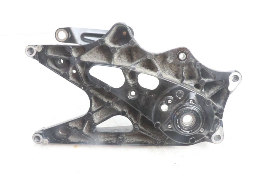 photo de EXHAUST MOUNT YAMAHA N-MAX NMAX 125 (2021 - 2024) - Product overview