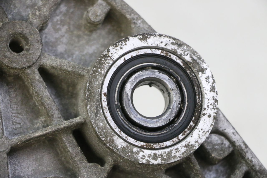 photo de EXHAUST MOUNT PEUGEOT SATELIS 125 (2013 - 2018) - Component detail