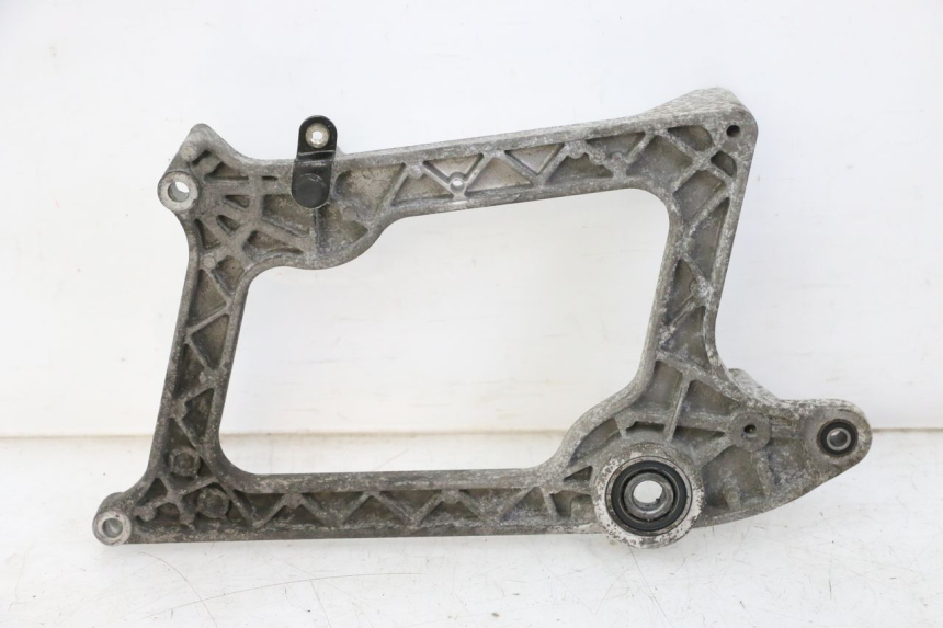 photo de EXHAUST MOUNT PEUGEOT SATELIS 125 (2013 - 2018) - Zoom on usage condition