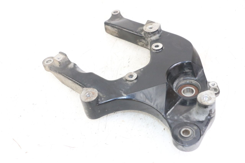 photo de EXHAUST MOUNT SUZUKI BURGMAN 125 (2018 - 2021) - Alternative perspective