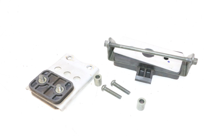 photo de FUEL TANK MOUNT YAMAHA FJR 1300 (2001 - 2005) - Component detail