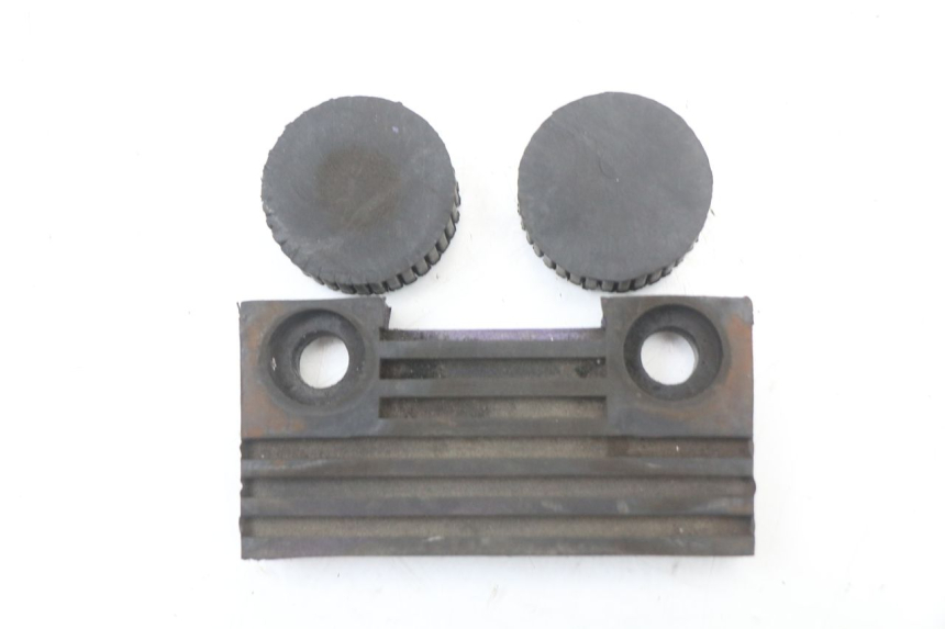 photo de FUEL TANK MOUNT SUZUKI GN 125 (1997 - 2000) - Component detail