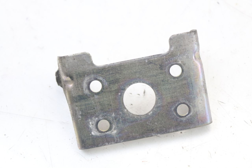 photo de FUEL TANK MOUNT SUZUKI GSR 750 (2011 - 2017) - Checked used part