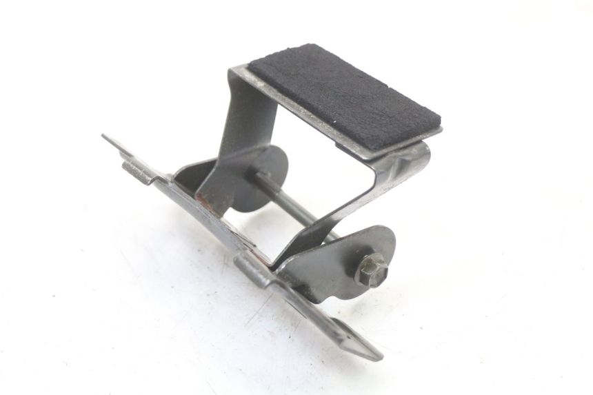 photo de FUEL TANK MOUNT SUZUKI SV S 650 (1999 - 2002) - Component detail