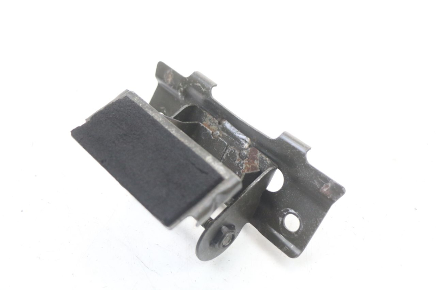 photo de FUEL TANK MOUNT SUZUKI SV S 650 (1999 - 2002) - Zoom on usage condition