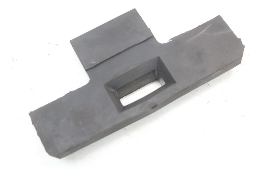 photo de FUEL TANK MOUNT YAMAHA XJS DIVERSION 600 (1997 - 1999) - Zoom on usage condition