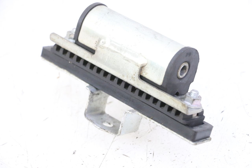 photo de FUEL TANK MOUNT YAMAHA XJ6 600 (2008 - 2016) - Alternative perspective