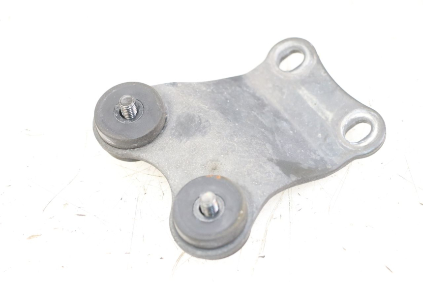 photo de FUEL TANK MOUNT YAMAHA XJ6 ABS 600 (2008 - 2016) - Zoom on usage condition