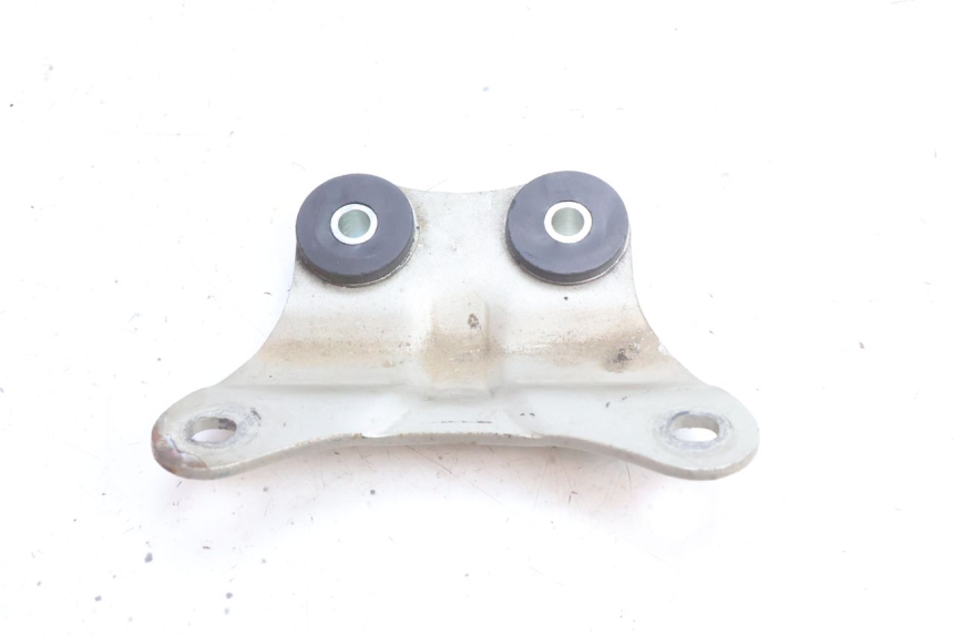 photo de TANK BRACKET KAWASAKI ZZR 600 (1995 - 2004) - Zoom on usage condition