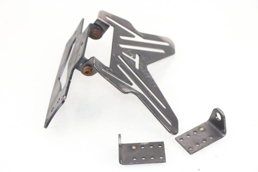 photo de NUMBER PLATE MOUNT SUZUKI GSR 750 (2011 - 2017) - Technical close-up