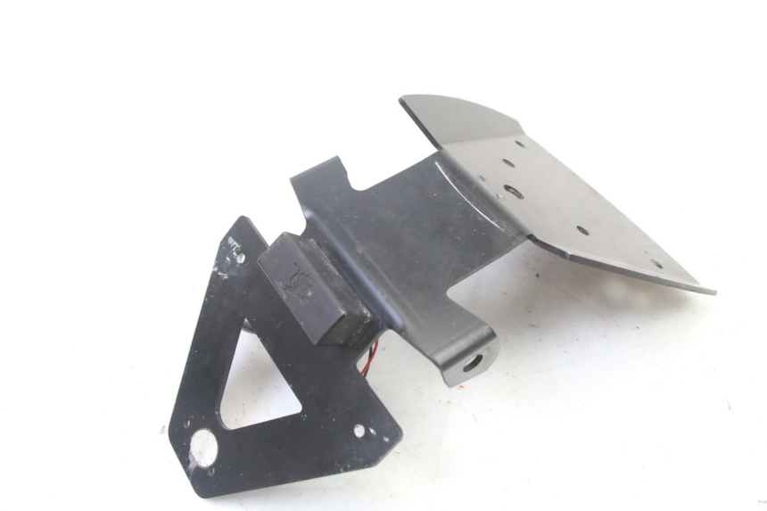 photo de NUMBER PLATE MOUNT SUZUKI GSR 750 (2011 - 2017) - Component detail