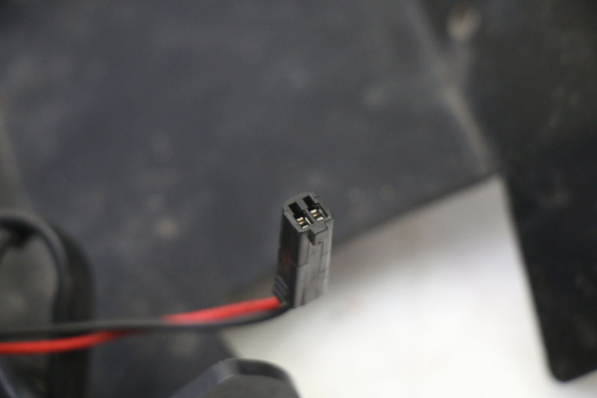 photo de NUMBER PLATE MOUNT SUZUKI GSR 750 (2011 - 2017) - Surface and material condition