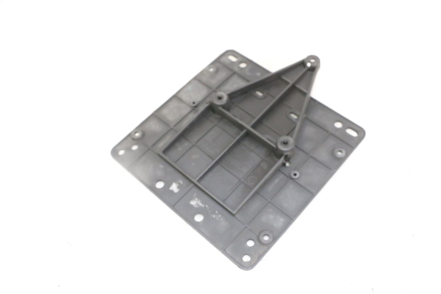 photo de NUMBER PLATE MOUNT PIAGGIO IE MP3 YOURBAN 300 (2011 - 2016) - Component detail