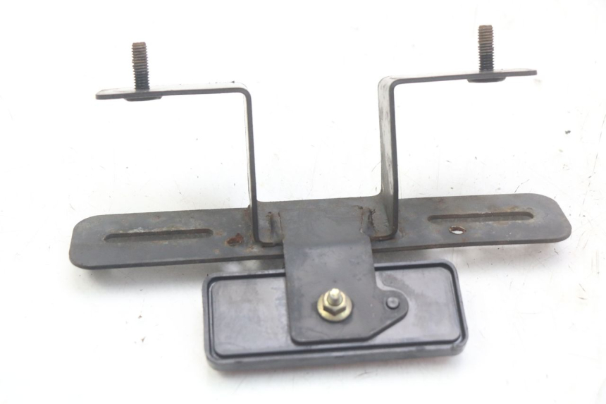 photo de License plate holder SYM JET EURO X 2T 50 (2003 - 2007) - Zoom on usage condition