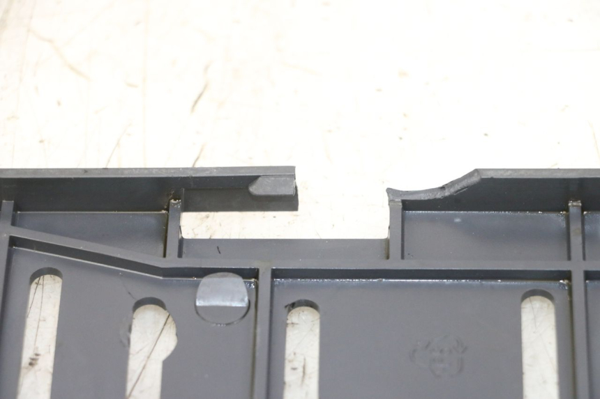 photo de NUMBER PLATE MOUNT KAWASAKI GTR 1000 (1994 - 2004) - Component detail