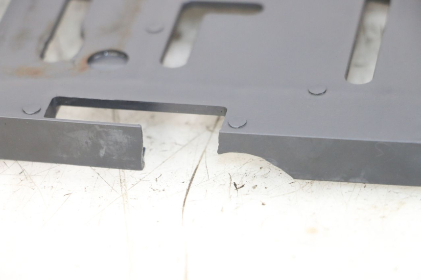 photo de NUMBER PLATE MOUNT KAWASAKI GTR 1000 (1994 - 2004) - Alternative perspective