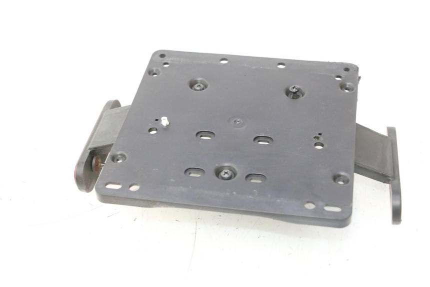 photo de NUMBER PLATE MOUNT PIAGGIO MP3 HPE 530 (2022 - 2026) - Main view