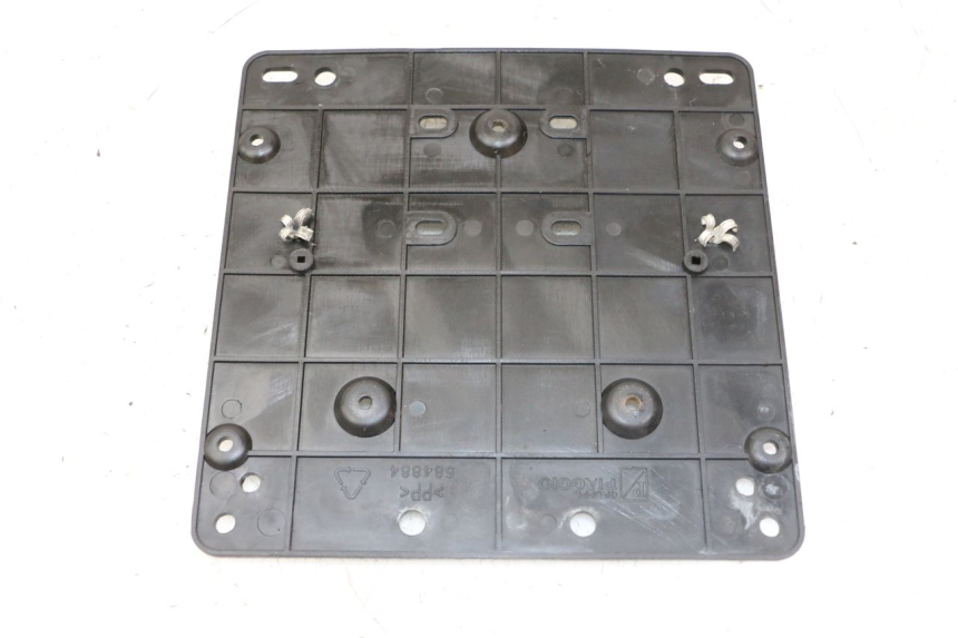 photo de NUMBER PLATE MOUNT PIAGGIO MP3 LT 400 (2007 - 2012) - Component detail
