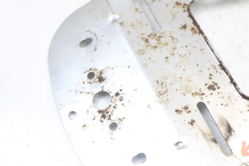 photo de NUMBER PLATE MOUNT REGAL RAPTOR SPYDER 125 (2010 - 2018) - Surface and material condition