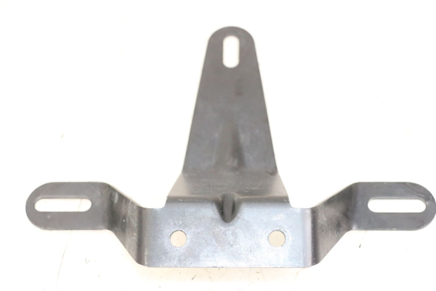 photo de NUMBER PLATE MOUNT ROYAL ENFIELD CONTINENTAL GT 650 (2019 - 2024) - Zoom on usage condition