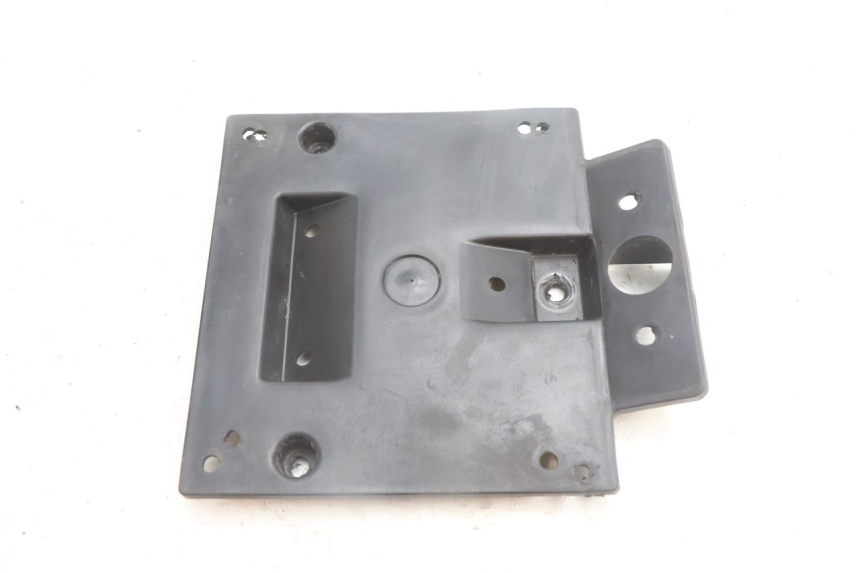 photo de NUMBER PLATE MOUNT PEUGEOT VIVACITY 100 (1999 - 2008) - Component detail