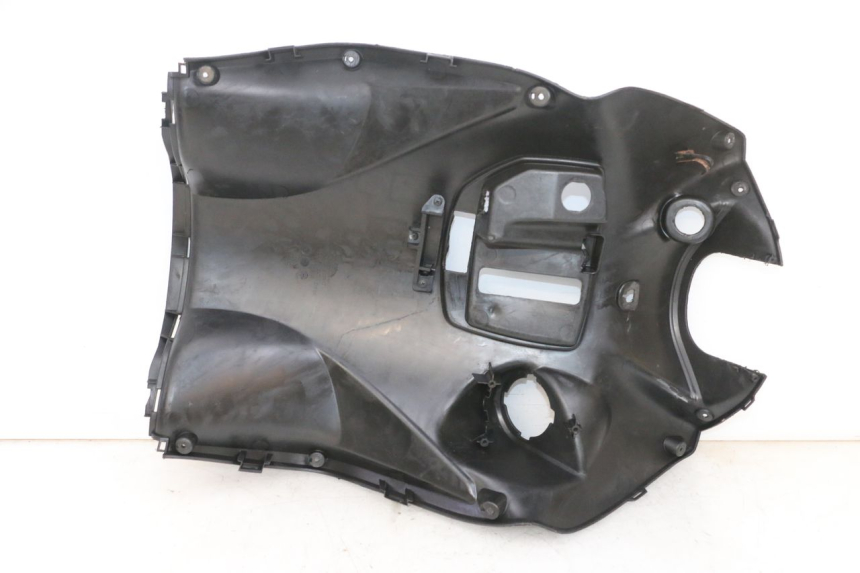 photo de INNER APRON KYMCO AGILITY 16+ 4T 50 (2018 - 2023) - Fixing points details