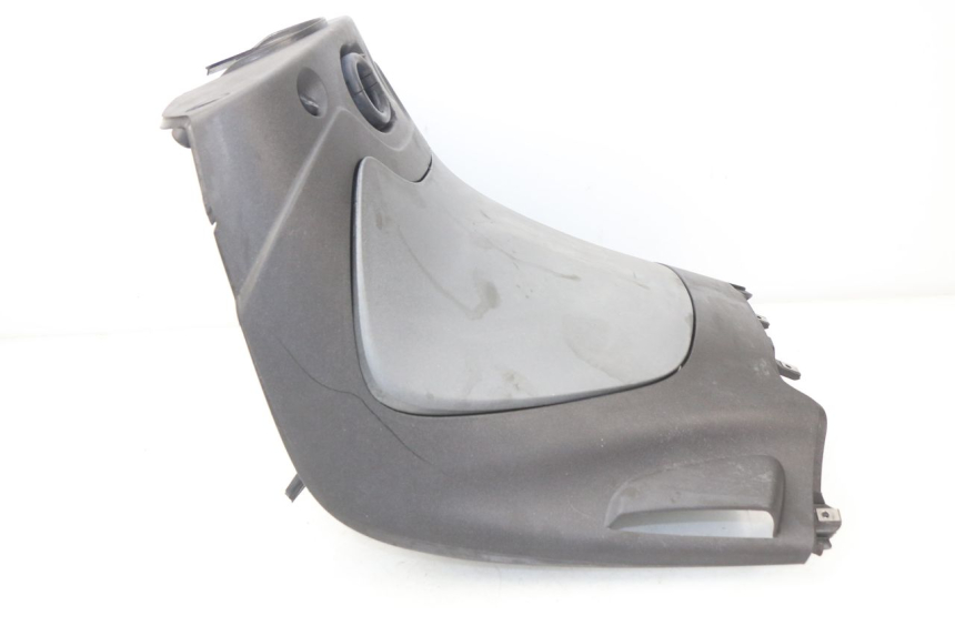 photo de INNER LEGSHIELD PIAGGIO BEVERLY 500 (2003 - 2007) - Technical close-up
