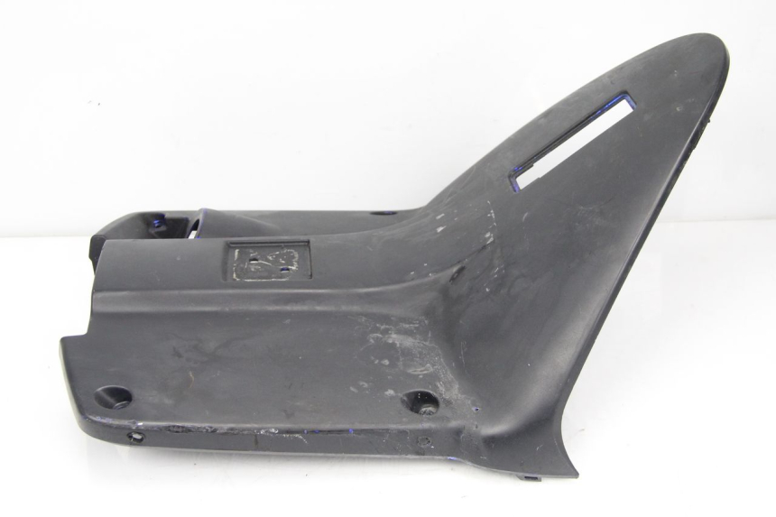 photo de INNER FAIRING MBK BOOSTER SPIRIT NAKED 50 (2004 - 2017) - Fixing points details