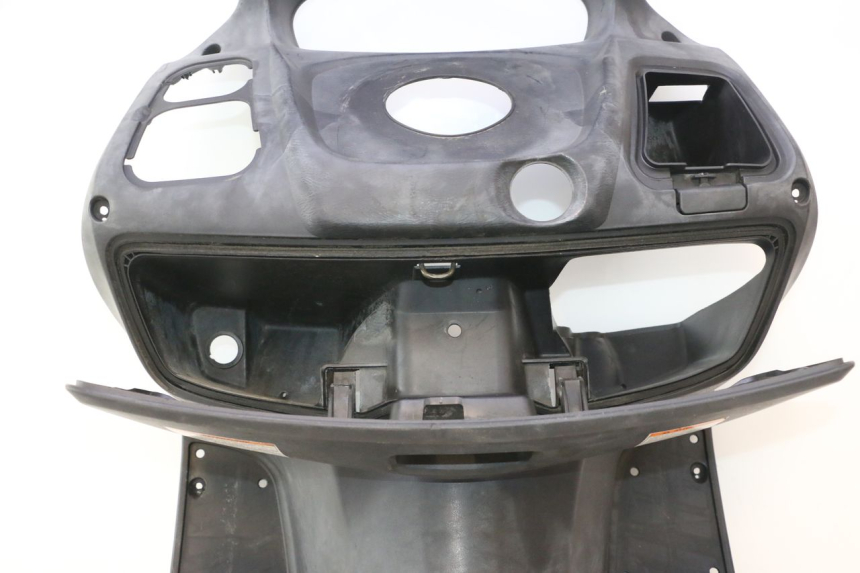 photo de INNER FAIRING SUZUKI BURGMAN 125 (2007 - 2014) - Zoom on usage condition