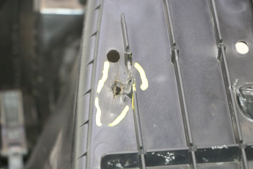 photo de INNER FAIRING SUZUKI BURGMAN 125 (2007 - 2014) - Surface and material condition