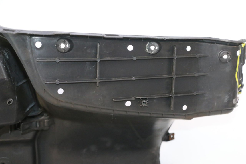 photo de INNER FAIRING SUZUKI BURGMAN 125 (2007 - 2014) - Additional view of the item