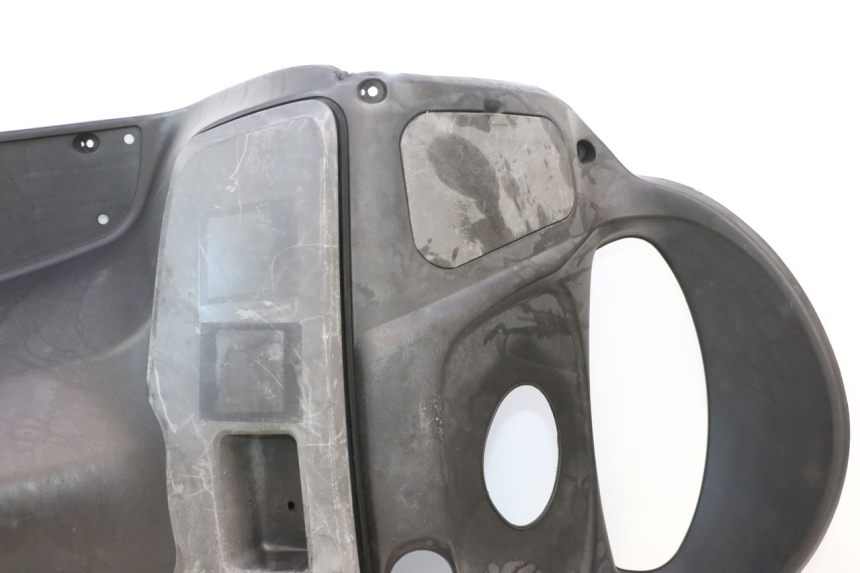 photo de INNER FAIRING SUZUKI BURGMAN 125 (2007 - 2014) - Surface and material condition