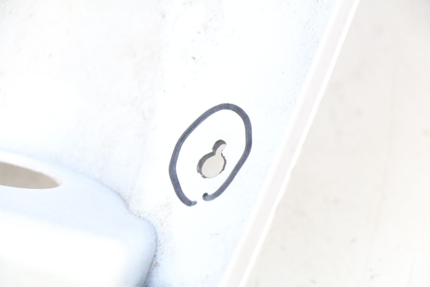 photo de INNER APRON YAMAHA BW'S 50 (2004 - 2017) - Surface and material condition