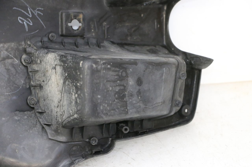 photo de INNER LEGSHIELD YAMAHA BW'S 100 (1999 - 2002) - High-resolution close-up
