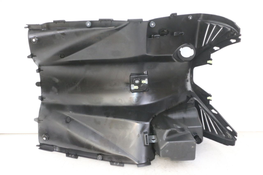 photo de INNER FAIRING PEUGEOT CITYSTAR 50 (2013 - 2017) - Fixing points details