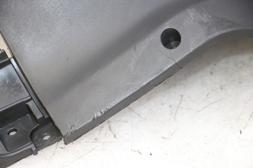 photo de INNER APRON SYM CROX 4T 50 (2016 - 2023) - Surface and material condition