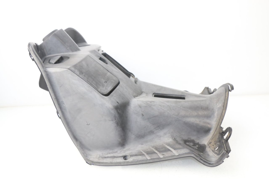 photo de INNER APRON YAMAHA CYGNUS X 125 (2004 - 2007) - Technical close-up