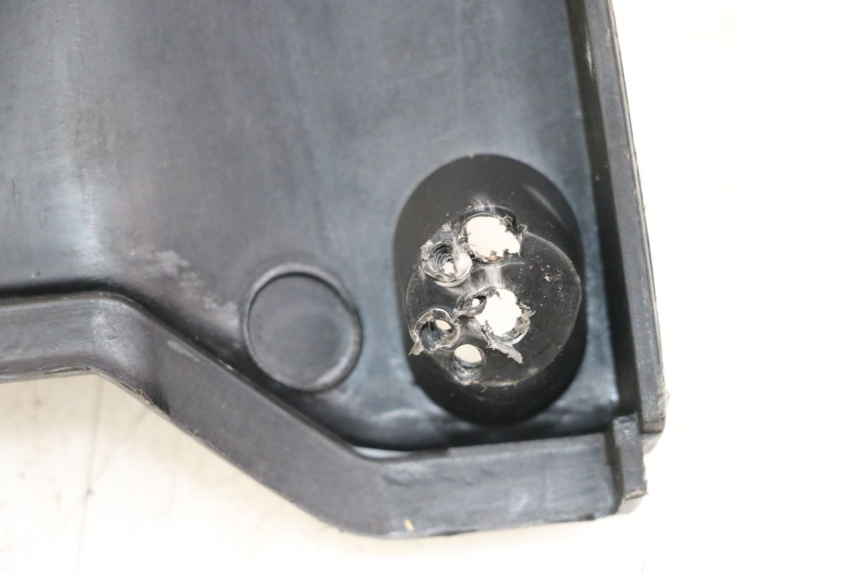 photo de INNER LEGSHIELD KYMCO DINK STREET 125 (2009 - 2014) - Technical close-up