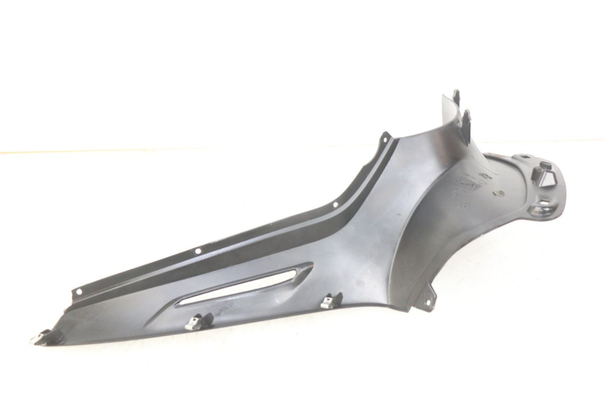 photo de RIGHT INNER PANEL PIAGGIO BEVERLY 125 (2010 - 2015) - Zoom on usage condition