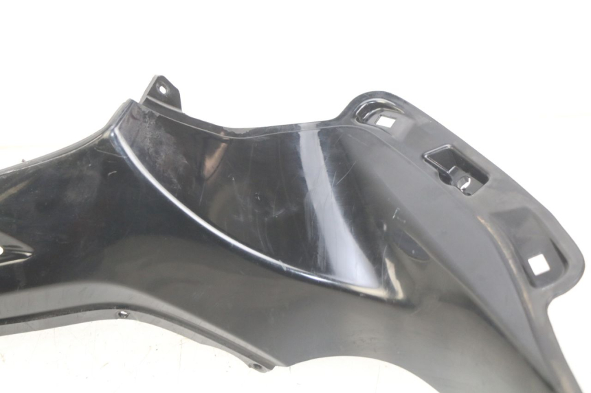 photo de RIGHT INNER PANEL PIAGGIO BEVERLY 125 (2010 - 2015) - Product overview
