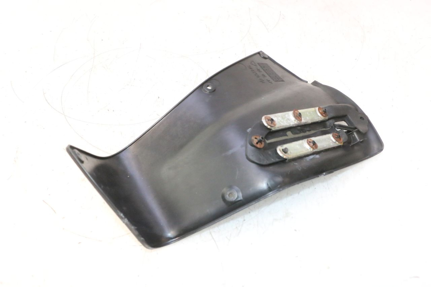 photo de RIGHT INNER LEGSHIELD GILERA GP 800 (2007 - 2013) - Product overview