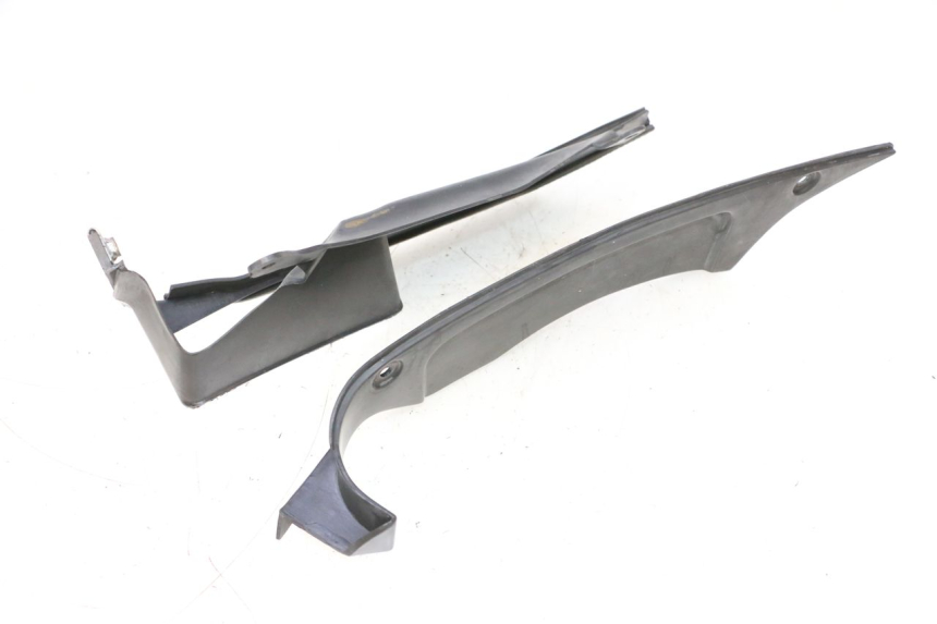 photo de RIGHT INNER LEGSHIELD KAWASAKI GPX F ZX750F 750 (1986 - 1990) - Component detail